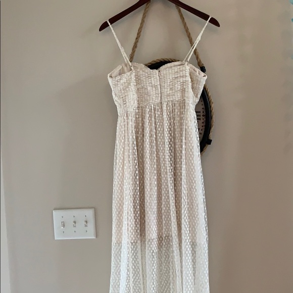 Minute Cream Dress from Lulu’s 🌼 - Picture 3 of 5